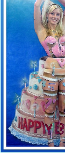 Birthday cake, Geburtstagstorte, Torte, Tortenmädchen, Tortenmaedchen, Cake girl, Girl in the cake, Bodypaint, Bodypaintfotos, Bodyart, Körpermalerei, Körperbemalung, Malen auf Haut - Copyright Foto: Kurt Röhrken, www.fotoparadise.de, Bodypainting und Idee: Christine Dumbsky, www.webparadise.com